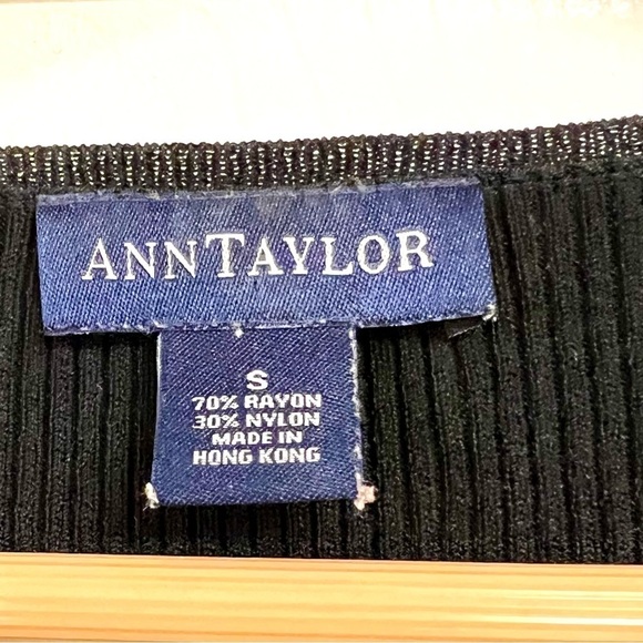 ANN TAYLOR Y2K black RIB KNIT CROP TOP stretchy comfy closet staple women’s S - Picture 4 of 7